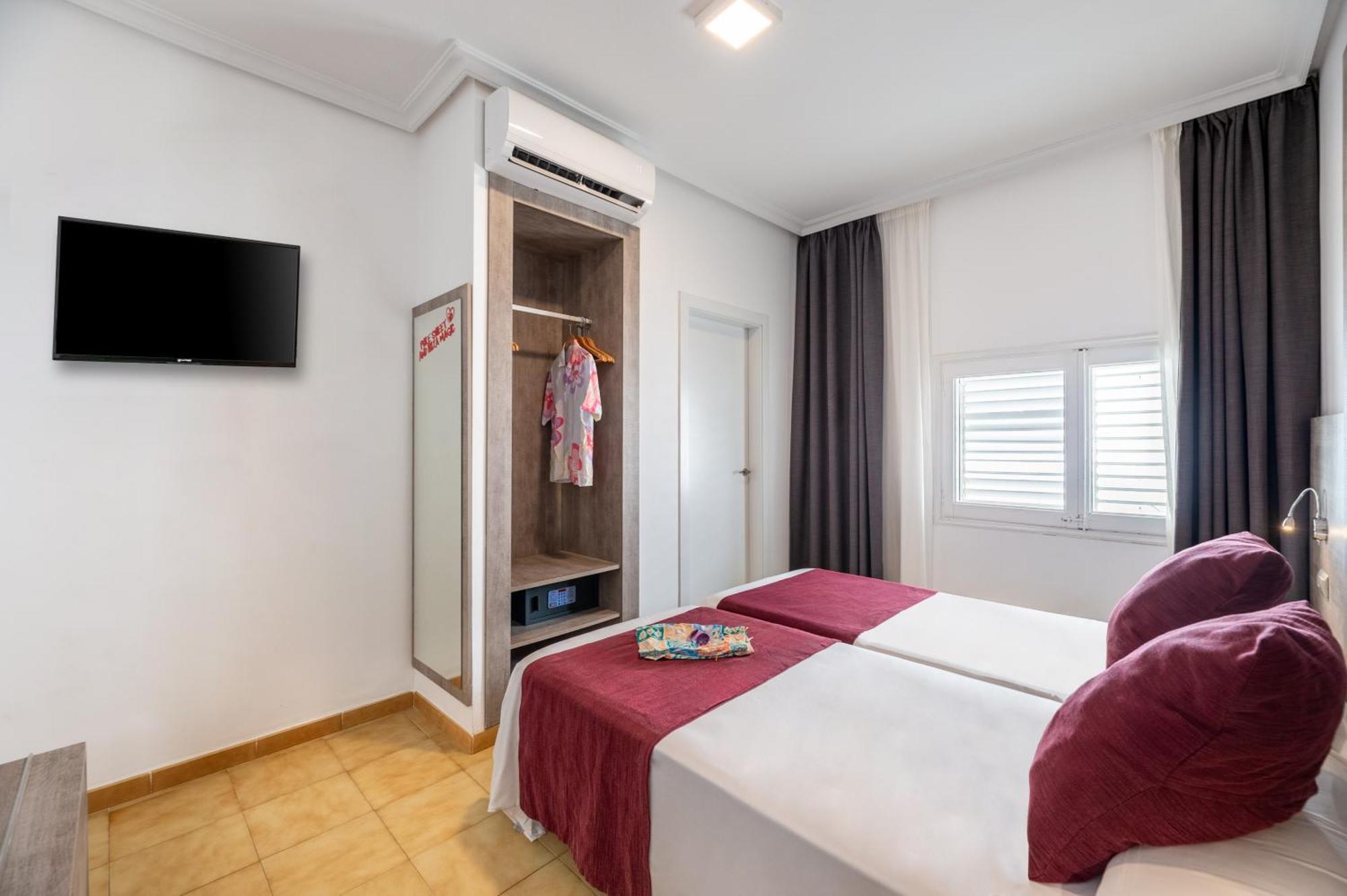 Hotel Vibra Marco Polo II - Adults Only San Antonio  Exterior photo