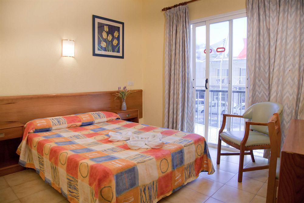 Hotel Vibra Marco Polo II - Adults Only San Antonio  Exterior photo